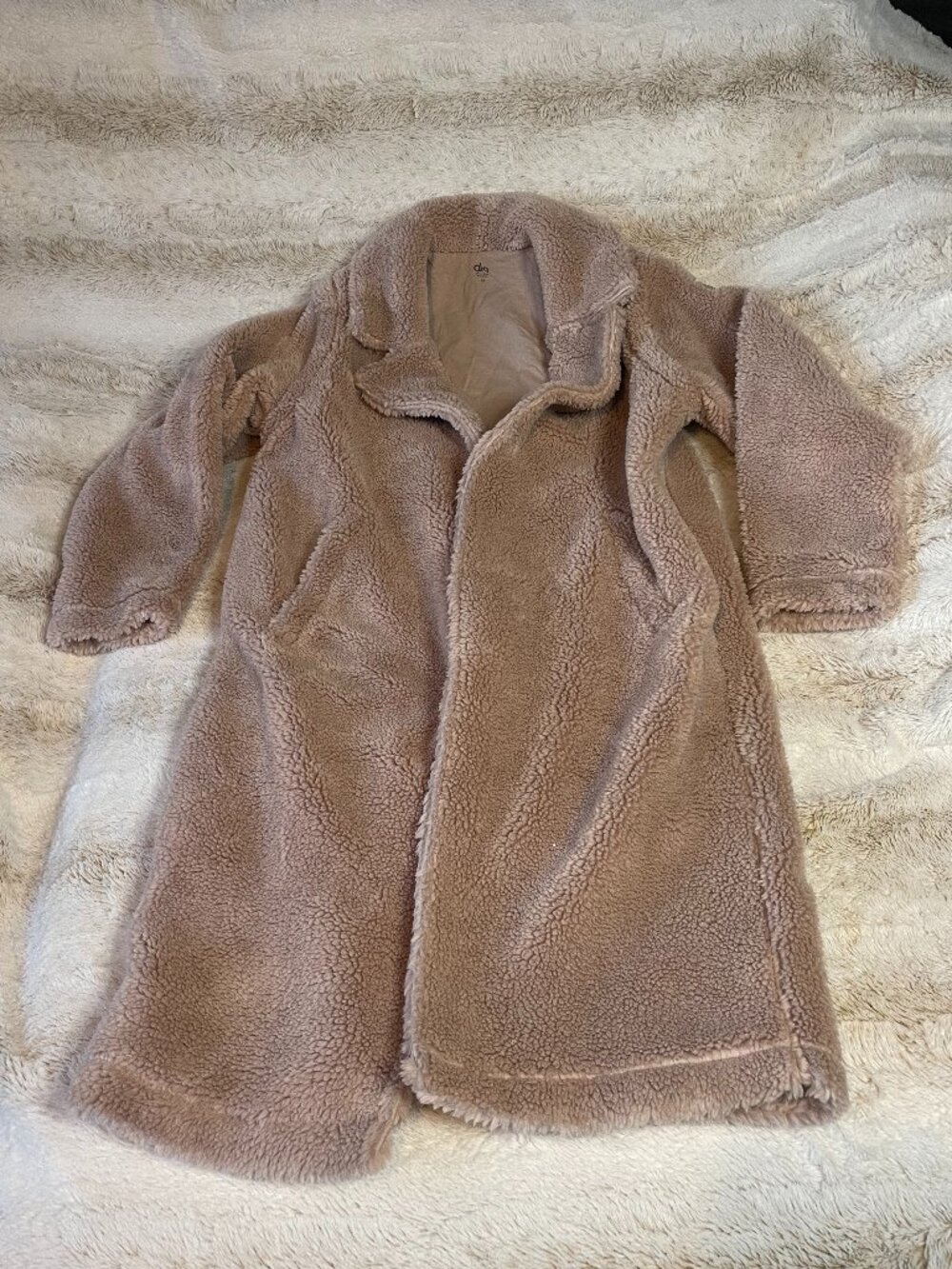 DISCONTINUED Alo Yoga Oversized Sherpa Trench Jacket in Dusty Pink XS